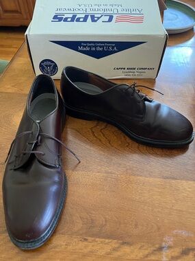 Women’s Brown Leather Lace-Up Shoes Size 11M